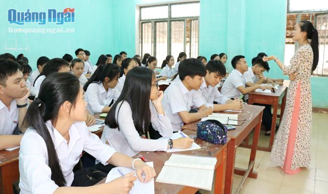 Học sinh Trường THPT Trần Quốc Tuấn trong giờ học.