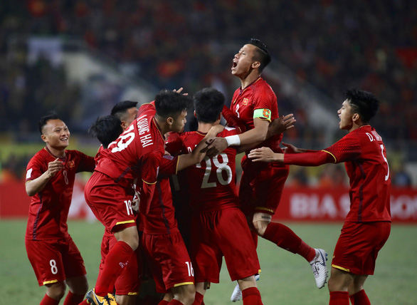 Các cầu thủ Việt Nam ăn mừng chức vô địch AFF Cup - Ảnh: NGUYÊN KHÔI