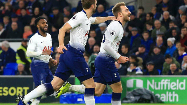 Chiến thắng giúp Tottenham yên tâm ngồi nhìn đội hạng nhất và hạng ba chạm trán trong vòng đấu 21 - Ảnh: REUTERS