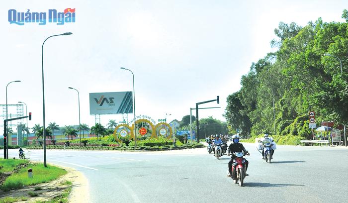  Nút giao thông Quốc lộ 1 - đường Nguyễn Văn Linh (phường Trương Quang Trọng) là cửa ngõ phía bắc hiện tại của TP.Quảng Ngãi.