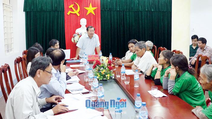 Phó Chủ tịch Thường trực UBND tỉnh Nguyễn Tăng Bính tiếp công dân định kỳ tại trụ sở Ban tiếp công dân tỉnh.