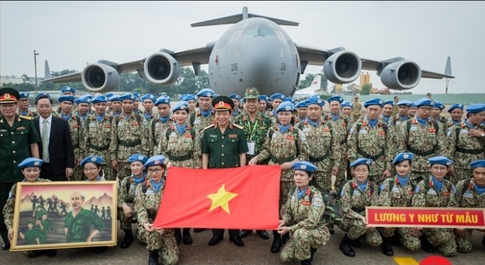 Một trong những ảnh thuộc loạt ảnh "Lực lượng gìn giữ hòa bình Việt Nam xuất quân làm nhiệm vụ quốc tế" đoạt Giải Đặc biệt.