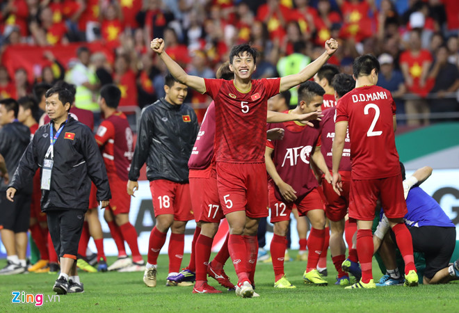 Đội tuyển Việt Nam ăn mừng sau chiến thắng ở vòng 1/8 Asian Cup 2019.