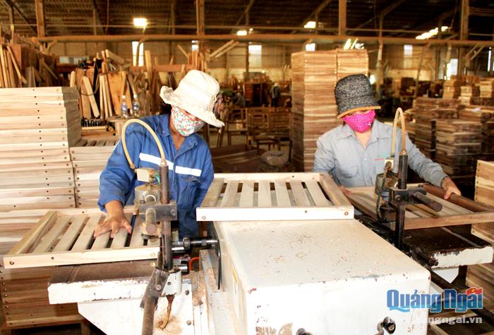 Gia nhập CPTPP sẽ gia tăng cơ hội xuất khẩu cho các doanh nghiệp chế biến đồ gỗ.                                        ẢNH: PV