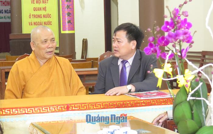  Chủ tịch Ủy ban MTTQ Việt Nam tỉnh Nguyễn Cao Phúc chúc Tết tại Ban Trị sự Phật giáo tỉnh.