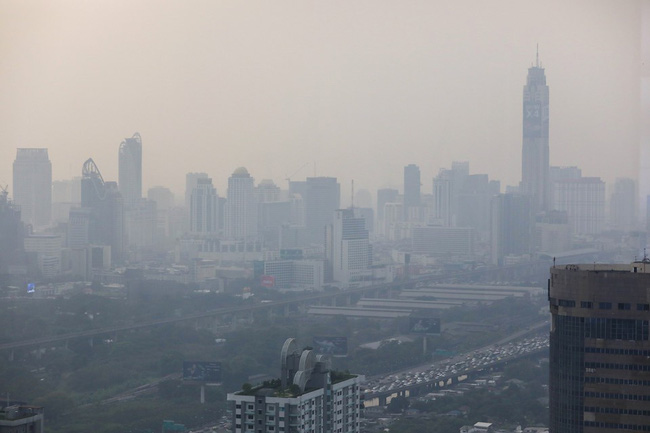 Khói bụi ô nhiễm bao phủ thủ đô Bangkok. (Ảnh: Reuters)