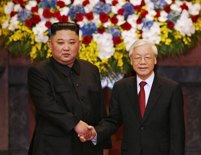  Tổng Bí thư, Chủ tịch nước Nguyễn Phú Trọng và Chủ tịch Kim Jong-un. (Ảnh: VGP)