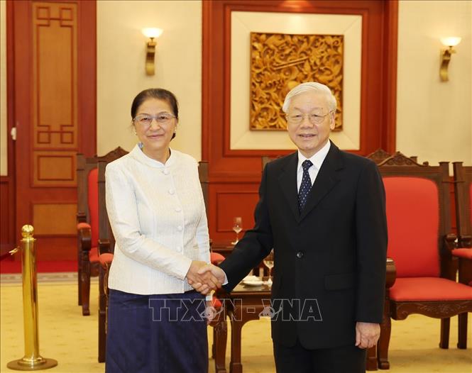 Tổng Bí thư, Chủ tịch nước Nguyễn Phú Trọng đón Chủ tịch Quốc hội Lào Pany Yathotou. Ảnh: Trí Dũng/TTXVN
