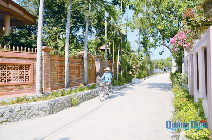  Đường giao thông nông thôn ở xã Bình Dương (Bình Sơn).