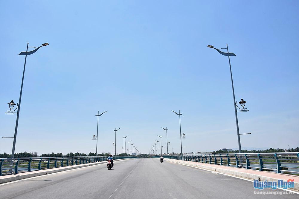 Cầu Thạch Bích dự kiến sẽ đưa vào sử dụng vào ngày 19.5