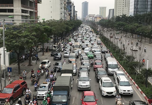 Ô nhiễm khí thải xe cơ giới đang ở mức báo động tại các thành phố lớn
