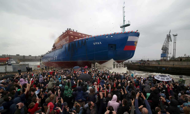  Lễ ra mắt tàu phá băng chạy bằng năng lượng hạt nhân Ural tại nhà máy đóng tàu Baltic ở St. Petersburg, Nga. Ảnh: Reuters.
