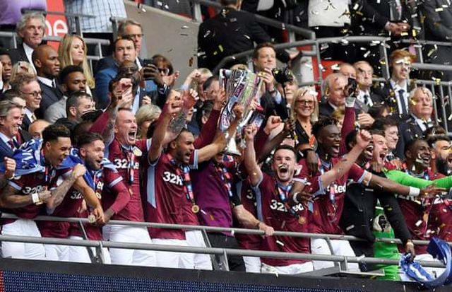  Niềm vui của các cầu thủ Aston Villa khi họ sẽ trở lại Premier League ở mùa giải tới