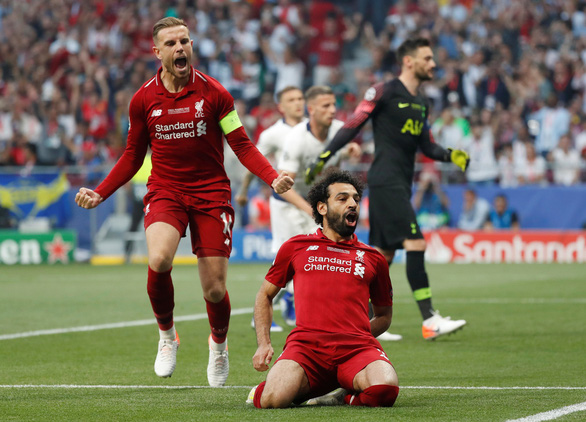  Salah ăn mừng bàn thắng vào lưới Tottenham - Ảnh: REUTERS