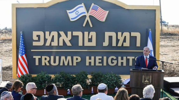  Thủ tướng Israel phát biểu trong buổi lễ đặt tên "Trump Heights" cho khu tái định cư mới trên cao nguyên Golan - Ảnh: AFP