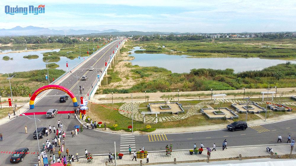 Cầu Thạch Bích đưa vào sử dụng sẽ tạo động lực thúc đẩy KT- XH của TP. Quảng Ngãi nói riêng và tỉnh Quảng Ngãi nói chung ngày càng phát triển