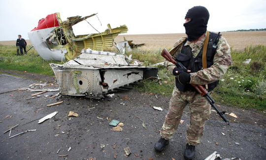 Hiện trường vụ bắn hạ MH17 ở miền Đông Ukraine. Ảnh: Reuters