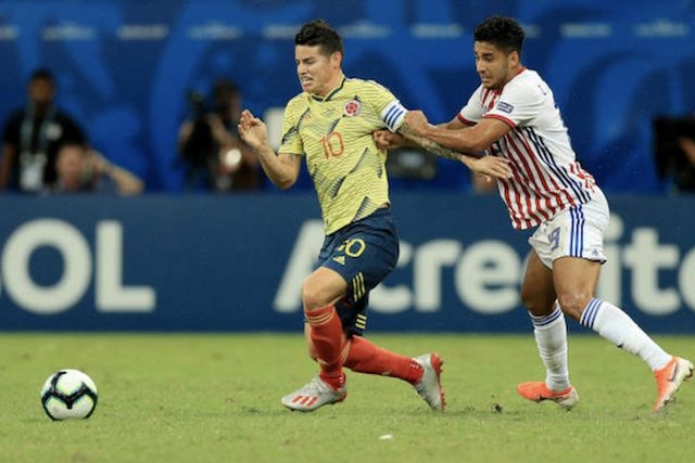 Paraguay tự mình làm khó khi không thể có điểm trước Colombia ở vòng đấu cuối và đành trông chờ vào trận đấu giữa Nhật Bản với Ecuador để hi vọng được đi tiếp