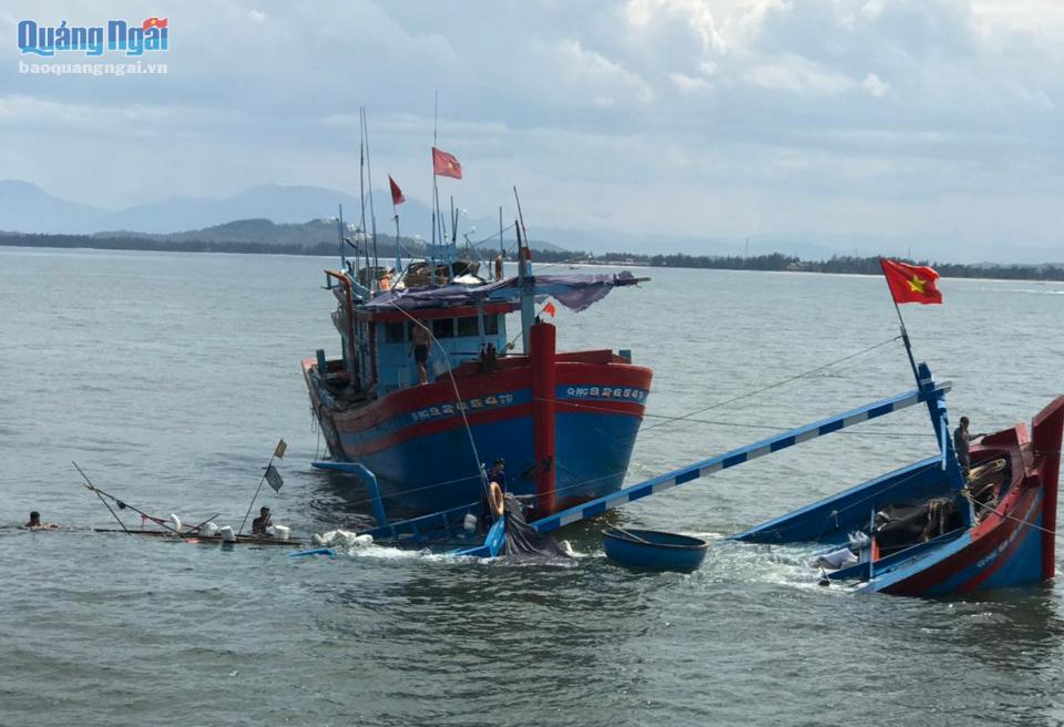 Tàu tàu cá QNg-92605 TS bị nạn trước khi được tàu khách Chín Nghĩa phát hiện và cứu kịp thời