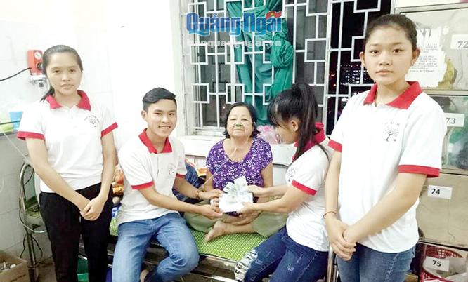  Em Nguyễn Tấn Trãi, Học sinh lớp 12C5, Trường THPT số 1 Nghĩa Hành, Phó Chủ nhiệm CLB Dấu ấn trái tim.