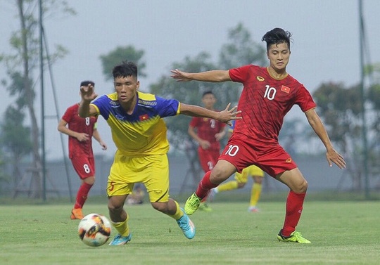  Cầu thủ Việt kiều Martin Lo (số 10) có màn ra mắt ghi điểm với HLV Par Hang-seo