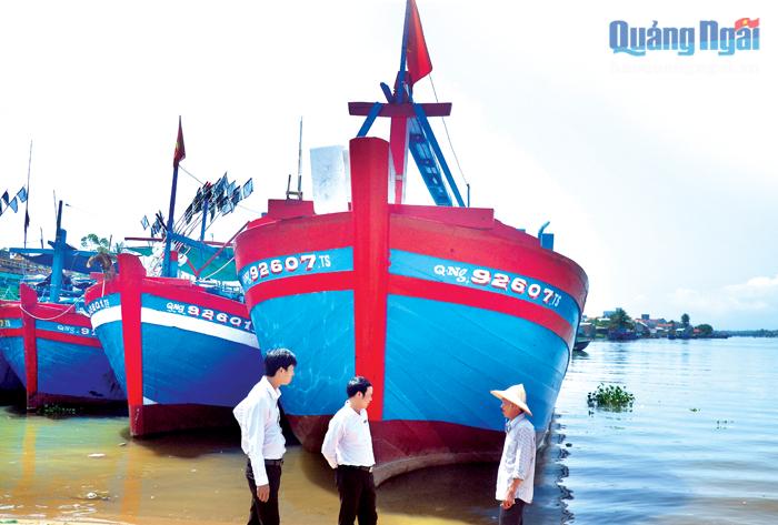  Chiếc tàu vỏ gỗ QNg 92607 TS của ông Nguyễn Thủy, xã Nghĩa An (TP.Quảng Ngãi) được đóng mới theo Nghị định 67 của Chính phủ.