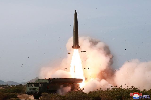 Vụ phóng thử tên lửa của Triều Tiên ở Seoul ngày 25-7-2019 - Ảnh: AFP