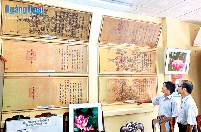  Nhiều sắc phong có giá trị còn lưu giữ tại nhà thờ Trấn Quốc công Bùi Tá Hán, ở phường Quảng Phú (TP.Quảng Ngãi).