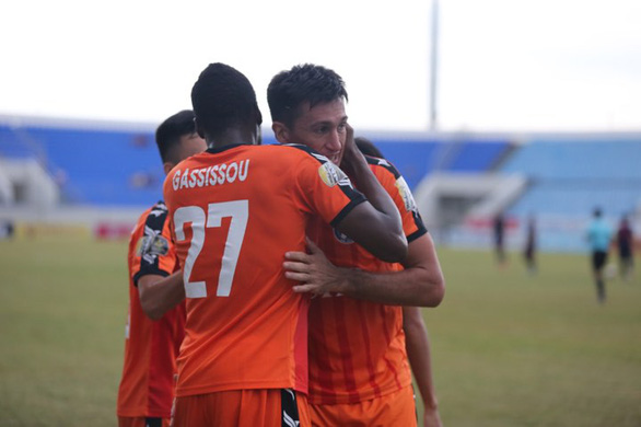  Niềm vui chiến thắng vòng 18 V-League 2019 của Nam Định - Ảnh: ANH PHAN