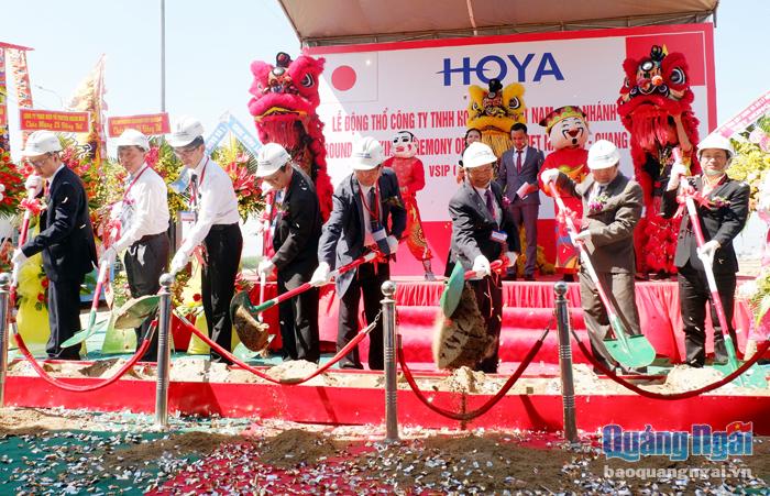 Khởi công dự án Nhà máy sản xuất tròng mắt kính Hoya Lens Việt Nam 2 - Dung Quất.Thu hút thêm 465 triệu USD