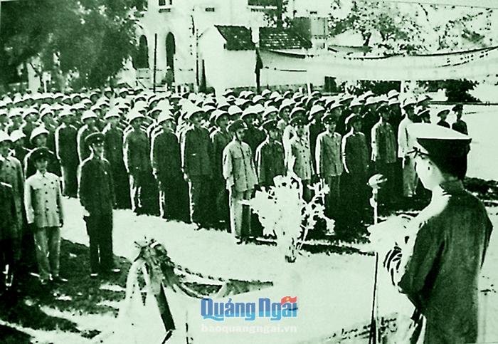 Đại tướng Võ Nguyên Giáp thành lập 2 thủy đội Sông Lô, Bạch Đằng, tiền thân của Hải quân nhân dân Việt Nam.                              Ảnh: T.L