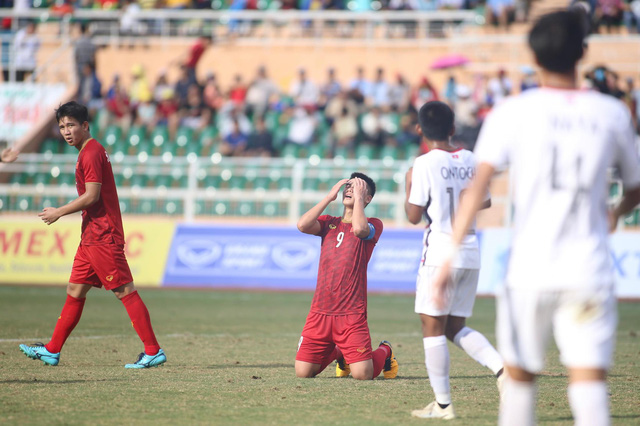  Tiến Sinh tiếc nuối khi bỏ lỡ hai cơ hội ghi bàn cho U18 Việt Nam - Ảnh: N.K