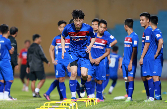 Trận đấu giữa đội tuyển Việt Nam - Thái Lan nhận được sự quan tâm rất lớn của người hâm mộ Việt Nam - Ảnh: NAM KHÁNH