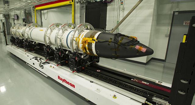 Tên lửa SM-3 của nhà thầu quốc phòng Raytheon (Ảnh: Raytheon)