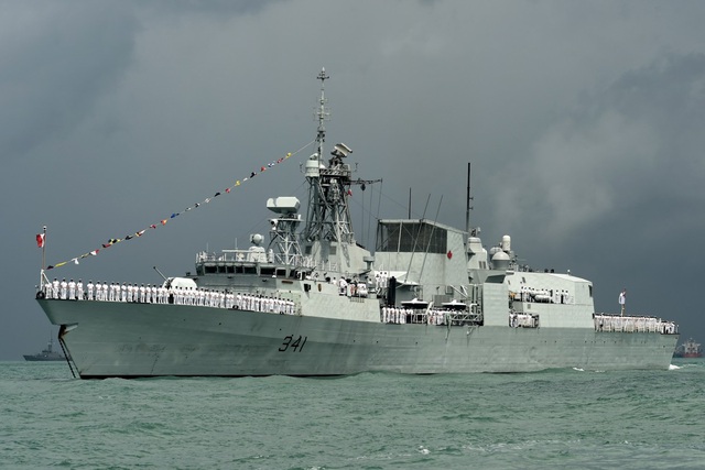 Tàu khu trục HMCS Ottawa của Canada (Ảnh: AFP)