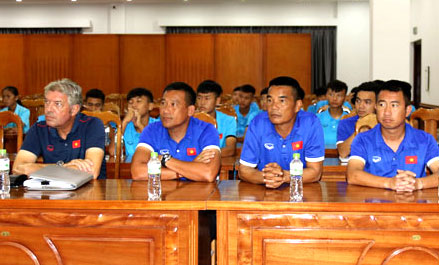 Ban huấn luyện đội tuyển bóng đá nam U16 Việt Nam. Ảnh VFF