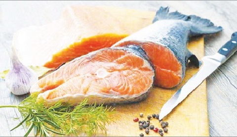   Duy trì chế độ ăn nhiều cá béo giàu dinh dưỡng thiết yếu, giúp giảm nguy cơ bệnh tật.