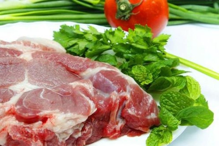 Thit lợn là thực phẩm phổ biến trong bữa ăn của người Việt.