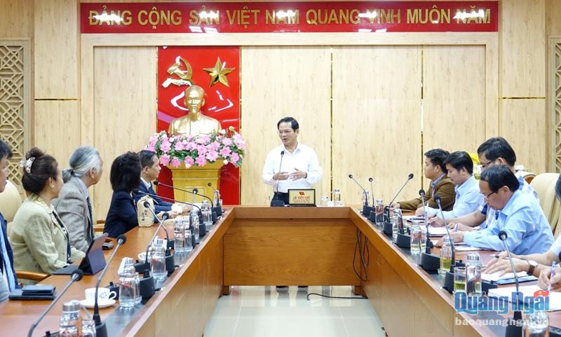 Ủy viên Trung ương Đảng, Bí thư Tỉnh ủy Lê Viết Chữ phát biểu tại buổi tiếp