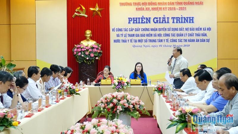Phó Chủ tịch Thường trực UBND tỉnh Nguyễn Tăng Bính phát biểu tại phiên giải trình