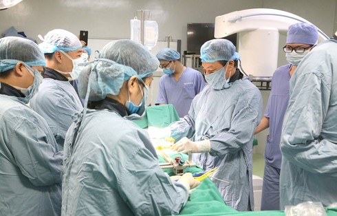 Phẫu thuật robot tại BV đa khoa tỉnh Phú Thọ.
