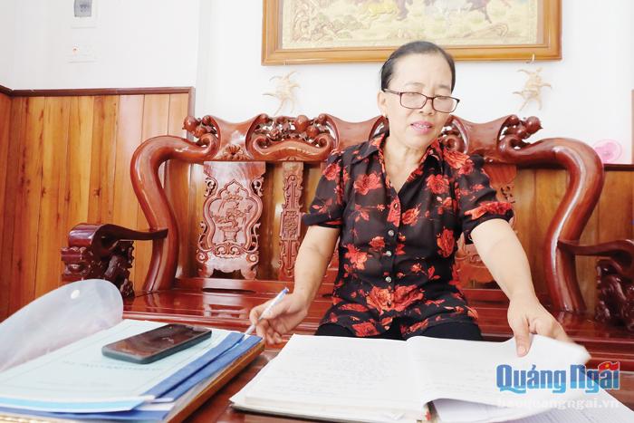Bà Đặng Thị Thu Hiền ở phường Quảng Phú (TP.Quảng Ngãi) luôn tâm huyết với công tác hội phụ nữ cơ sở.   