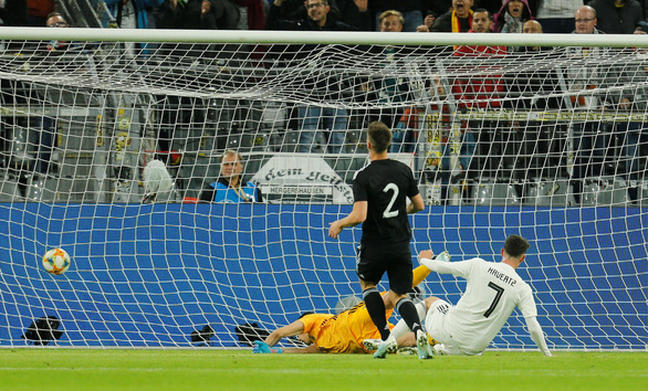Pha dứt điểm nâng tỉ số lên 2-0 cho Đức của Kai Havertz (7) - Ảnh: REUTERS