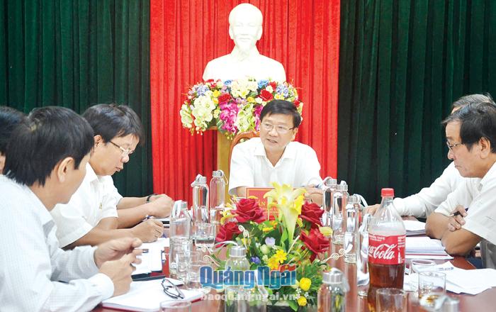 Chủ tịch UBND tỉnh Trần Ngọc Căng chủ trì buổi tiếp công dân.            ẢNH: Xuân Thiên  