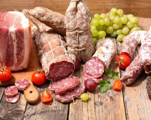  Thịt chế biến sẵn như xúc xích, thịt xông khói không tốt cho gan của bạn