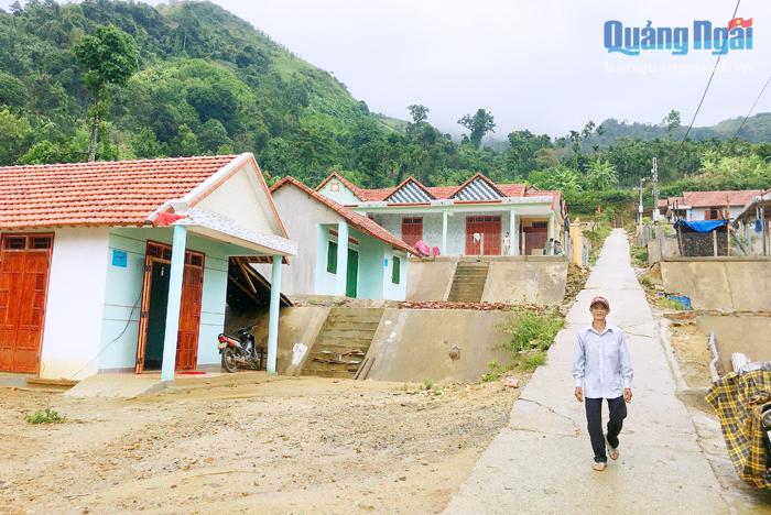 Hơn 45 hộ dân ở thôn Trà Khương, xã Trà Lâm (Trà Bồng) được hỗ trợ xây nhà mới. 