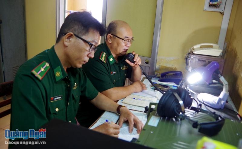 Đài canh tìm kiếm cứu nạn BĐBP tỉnh kêu gọi ngư dân tránh trú bão số 6 