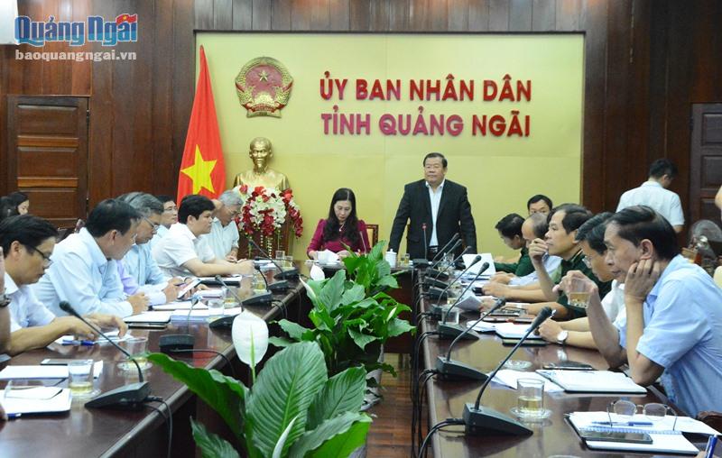 Phó Chủ tịch Thường trực UBND tỉnh Nguyễn Tăng Bính phát biểu chỉ đạo tại cuộc họp.