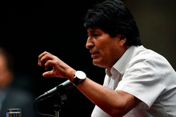 Cựu tổng thống Bolivia Evo Morales tại cuộc họp báo ngày 13-11 - Ảnh: AFP