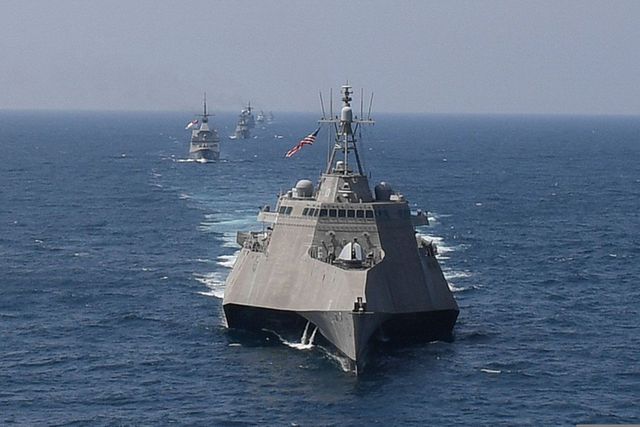 Tàu USS Montgomery của Hải quân Mỹ (Ảnh: AFP)